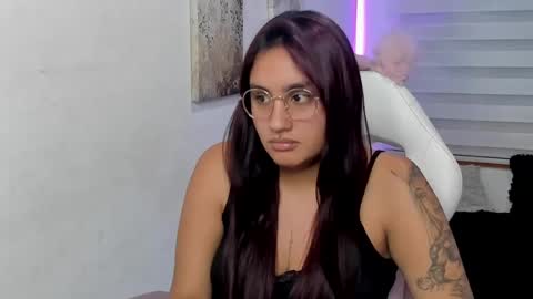 caroline_rodriguez_9 online show from August 13, 10:57 pm