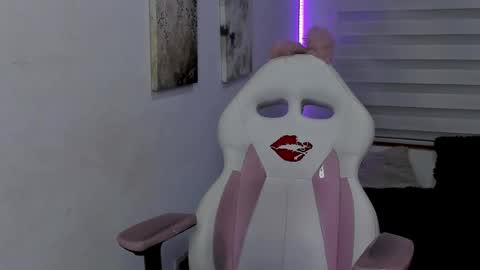 caroline_rodriguez_9 online show from August 14, 1:09 am