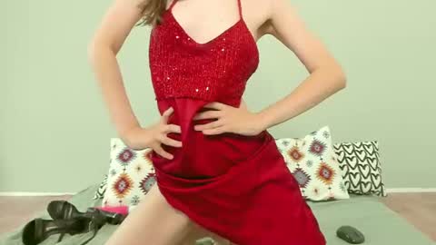 Caroline online show from July 20, 2:42 pm