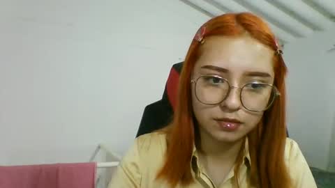carolinnapinkman online show from April 14, 8:27 pm
