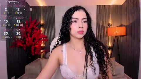 carolyn_collins online show from August 31, 11:11 am