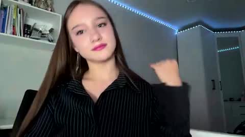 carolynescuito online show from September 3, 5:38 pm