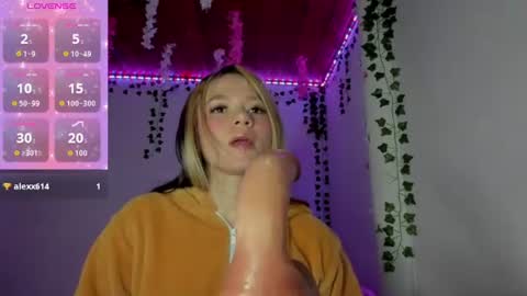 caroolina sweet3 online show from July 26, 2:49 am