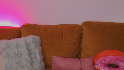carriebradshawww online show from August 15, 12:25 am