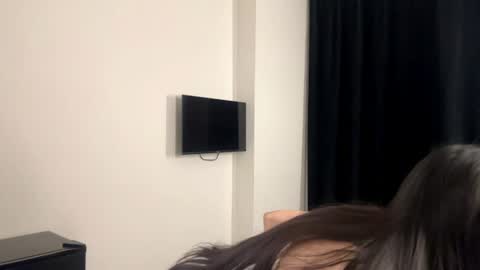 Emi online show from August 10, 3:46 pm