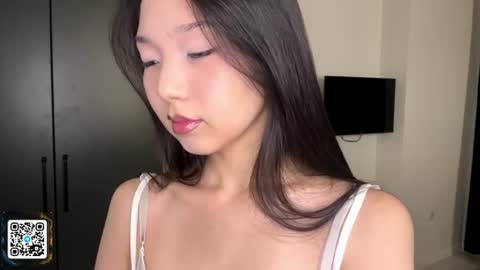 Emi online show from August 13, 6:44 pm