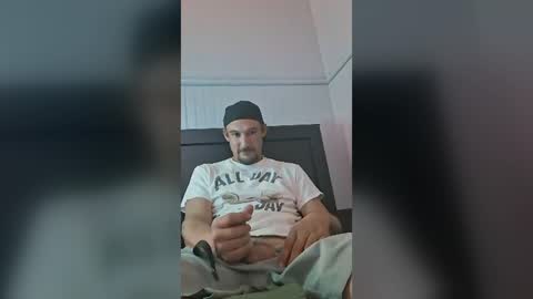 okiedadd online show from August 18, 4:29 am