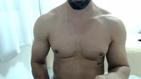 cashmastermuscle77 online show from August 7, 9:26 pm