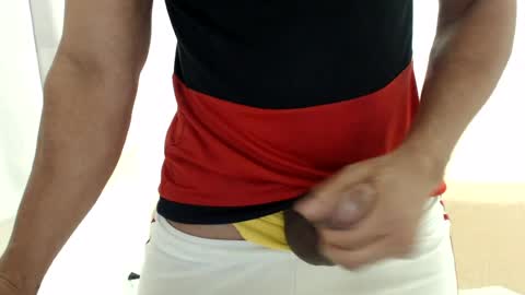 cashmastermuscle77 online show from August 11, 7:27 pm