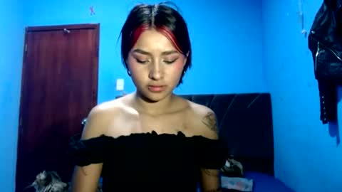 cassandra online show from August 13, 12:02 am