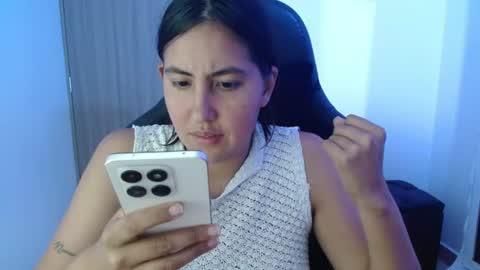 cassandra_ruizz online show from June 25, 11:52 pm