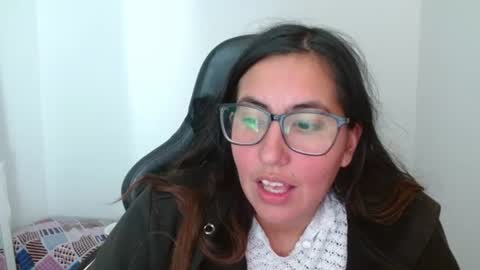 cassandra_ruizz online show from July 19, 1:29 am