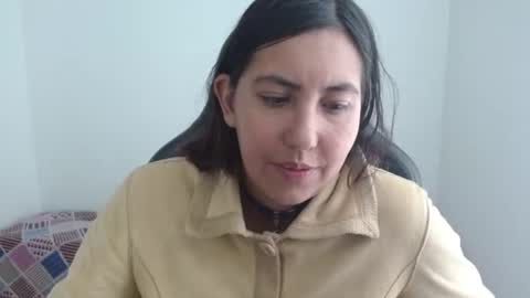 cassandra_ruizz online show from July 24, 4:10 pm