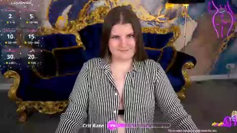 cassandragold_ online show from August 4, 4:59 pm