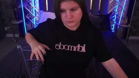 cassandragold_ online show from August 12, 6:10 pm