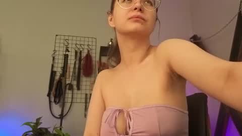 assie online show from August 10, 3:41 am