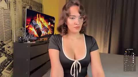 Cassie online show from August 5, 9:35 pm