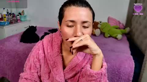 catalinahounn online show from August 11, 3:08 am