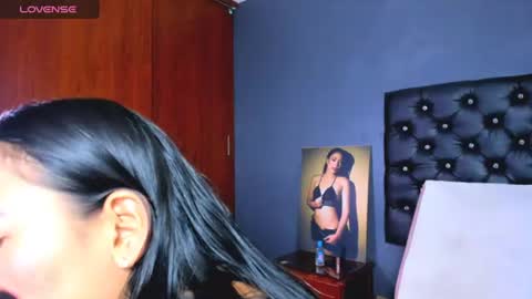 catalinamuss_ online show from August 7, 8:20 pm