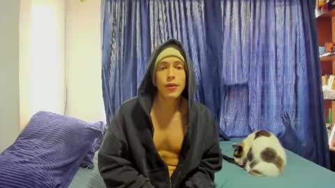 catnuaa online show from August 14, 7:06 pm