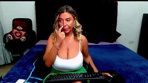 lauren online show from August 4, 7:38 am
