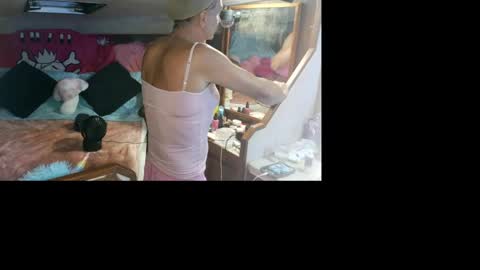 Cddelphine35 online show from August 15, 4:38 am