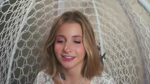 Lina  online show from August 10, 11:50 pm
