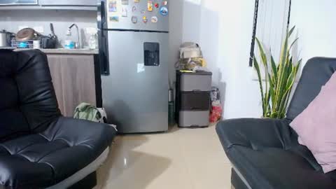 sexy online show from August 2, 5:14 am