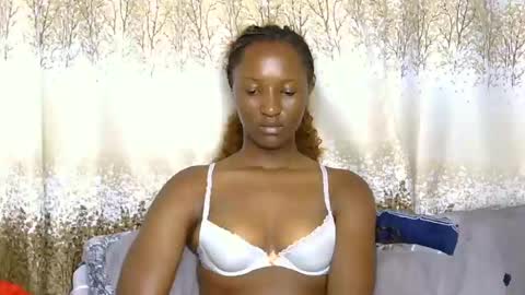cee_queen online show from August 11, 3:47 pm