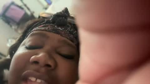 ceeceeluv8285 online show from August 14, 7:28 pm