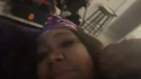 ceeceeluv8285 online show from August 17, 2:27 am