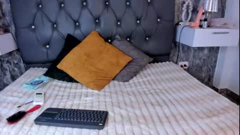 ceeleste_bluee online show from August 2, 9:44 pm
