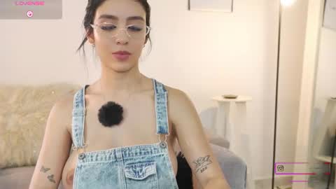 Alice online show from July 30, 6:04 pm