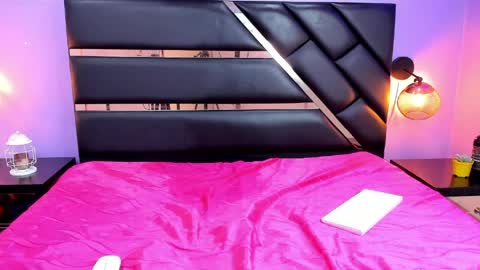 celesteerios_ online show from May 14, 1:54 pm