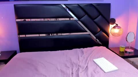 celesteerios_ online show from May 21, 6:31 pm