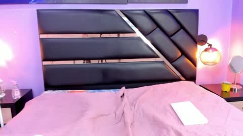 celesteerios_ online show from May 23, 4:32 pm