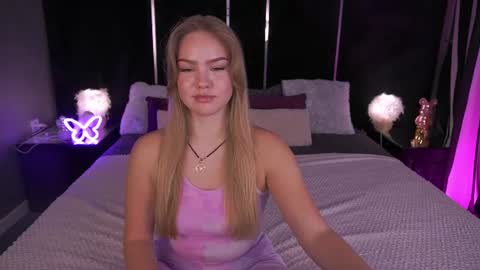 celestenoirr online show from July 31, 1:39 pm