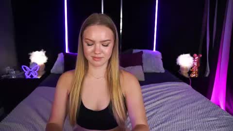 celestenoirr online show from August 6, 2:49 pm