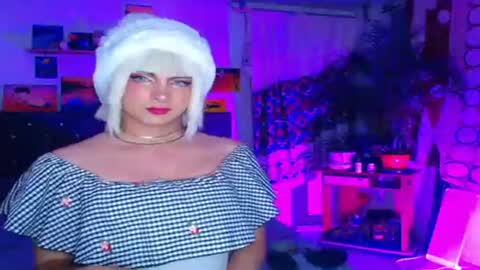 I am Valentinn online show from August 6, 11:59 pm