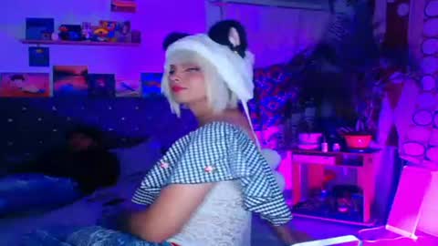 I am Valentinn online show from August 7, 1:05 am