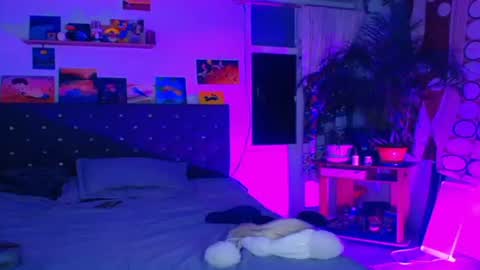 I am Valentinn online show from August 7, 2:11 am