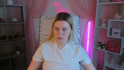 your cute kitty online show from June 25, 1:52 am