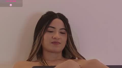 celestte_vanegas online show from July 3, 9:17 pm