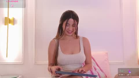 celestte_vanegas online show from July 6, 4:54 pm
