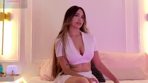 celestte_vanegas online show from August 7, 6:41 pm
