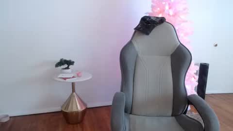 celinecostas online show from May 12, 2:50 pm