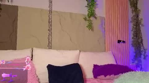 centaurigirls online show from August 14, 1:20 am