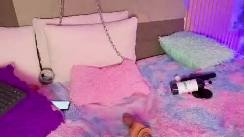 centaurigirls online show from August 14, 7:06 pm
