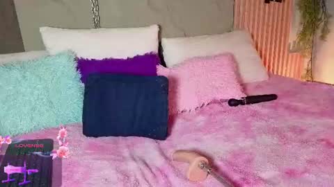 centaurigirls online show from August 14, 9:40 pm