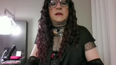 champagne online show from June 21, 6:47 am